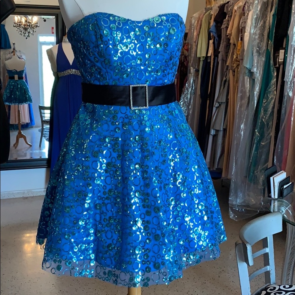 Prom glittery blue short dress